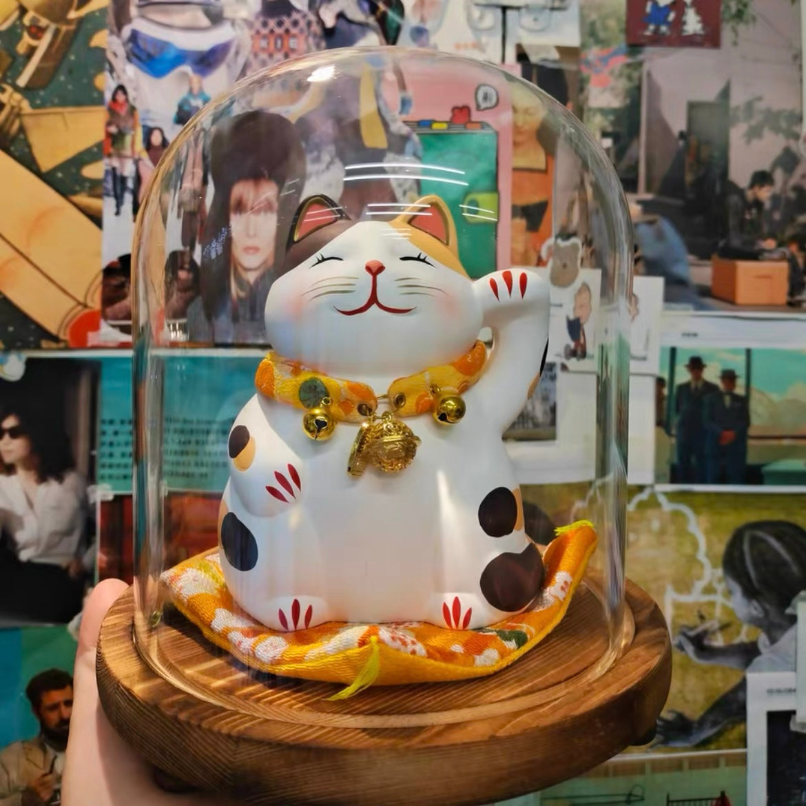 Ceramic Maneki Neko Lucky Cat Display